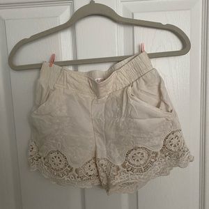 Embroidery lace shorts